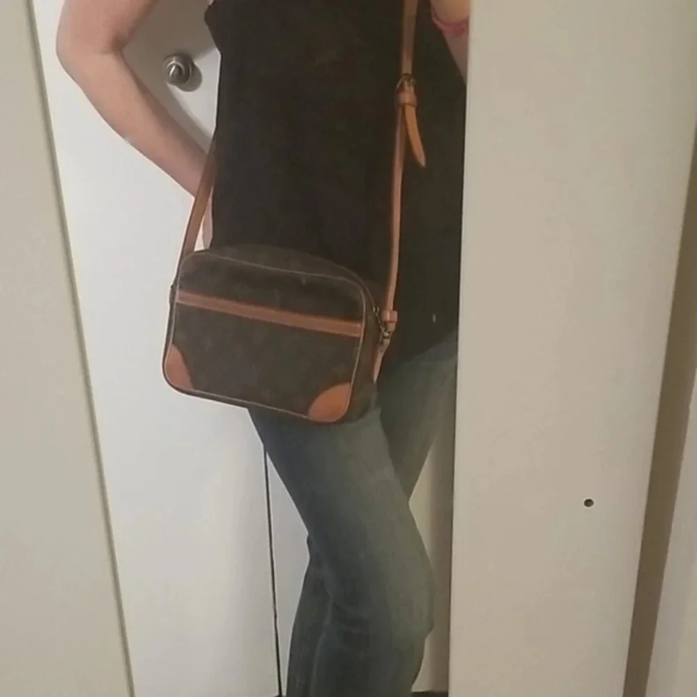 Louis Vuitton Monogram Trocadero Crossbody Bag - Picture 12 of 16